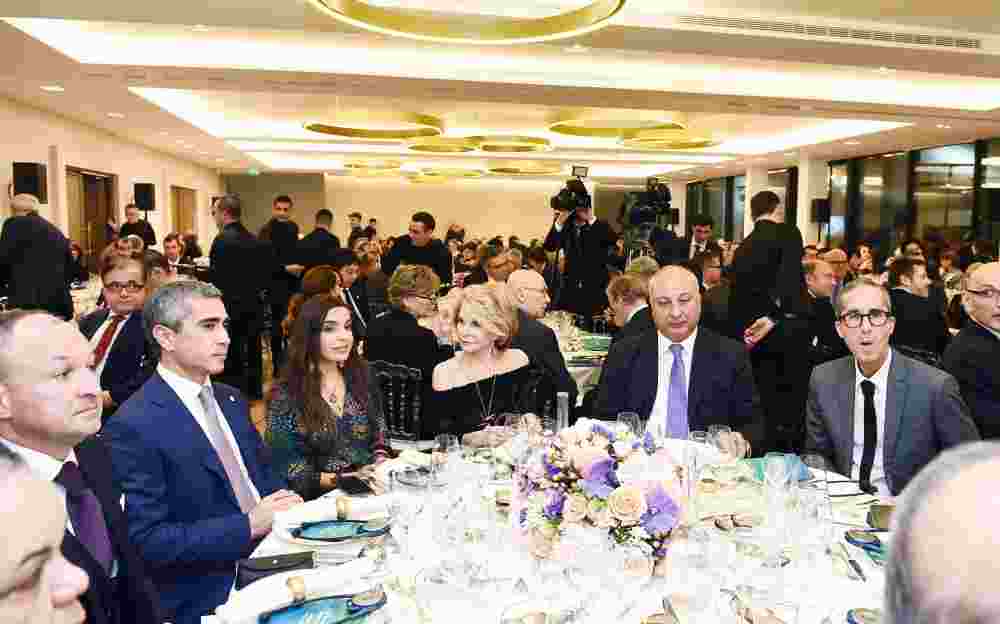 Mehriban Əliyeva Parisdə Bakının Expo 2025 sərgisinə namizədliyi mərasimində -  FOTOLAR