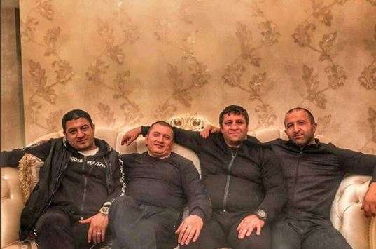 Kriminal aləminin nüfuzlu şəxsləri   Lotu Qulinin ziyarətində (FOTO)