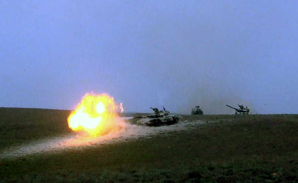 Cəbhədə döyüş atışları yerinə yetirildi -   FOTOLAR