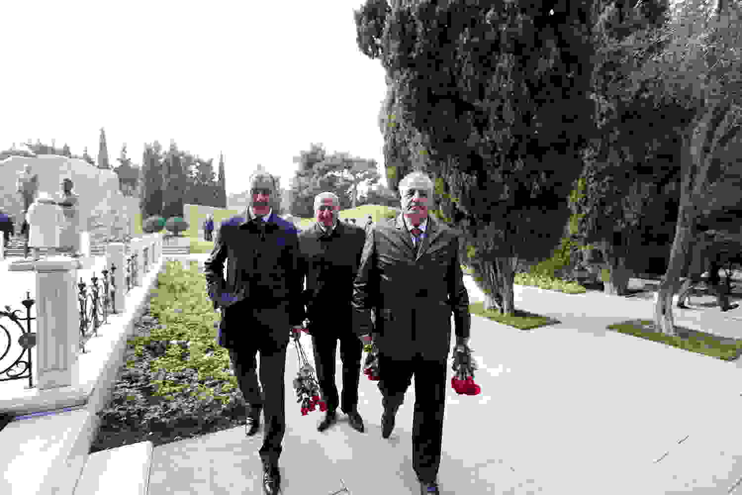 YAP rəhbərliyi Heydər Əliyevin məzarını ziyarət etdi-   FOTOLAR
