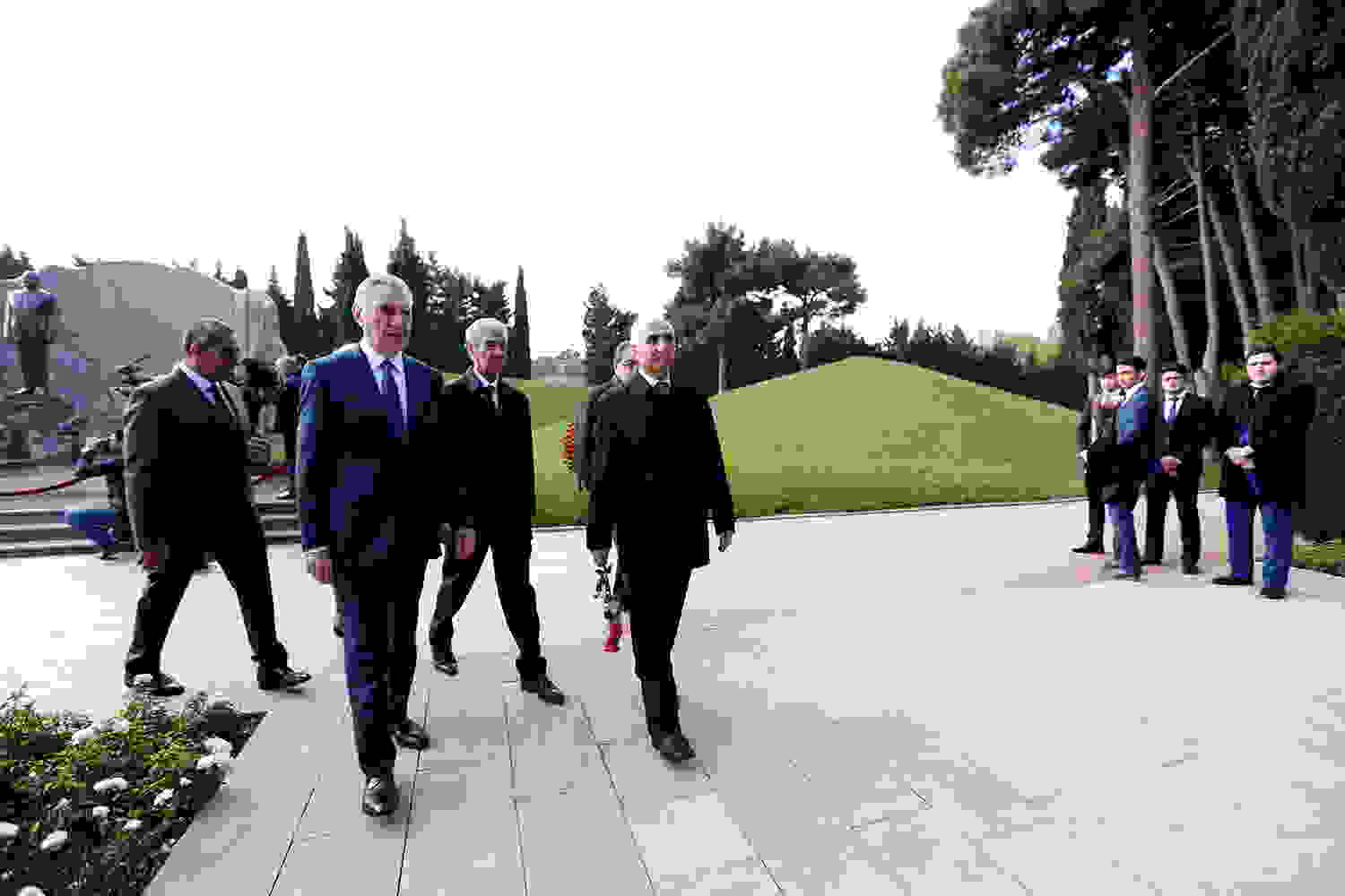 YAP rəhbərliyi Heydər Əliyevin məzarını ziyarət etdi-   FOTOLAR