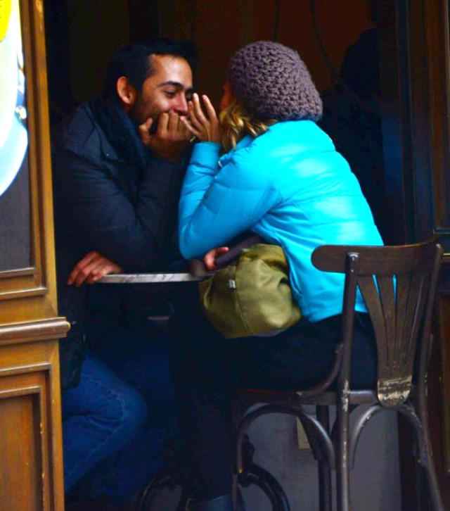  Aktrisa 10 yaş kiçik sevgilisi ilə öpüşərkən görüntüləndi  - FOTO