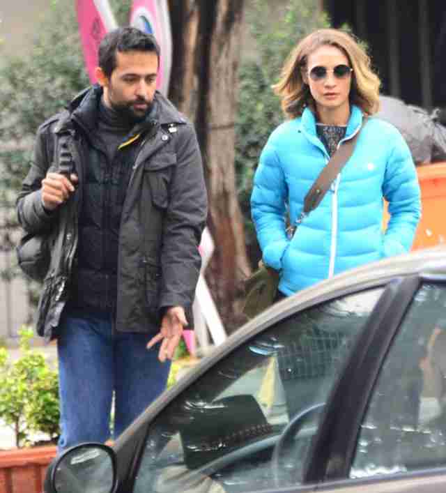  Aktrisa 10 yaş kiçik sevgilisi ilə öpüşərkən görüntüləndi  - FOTO