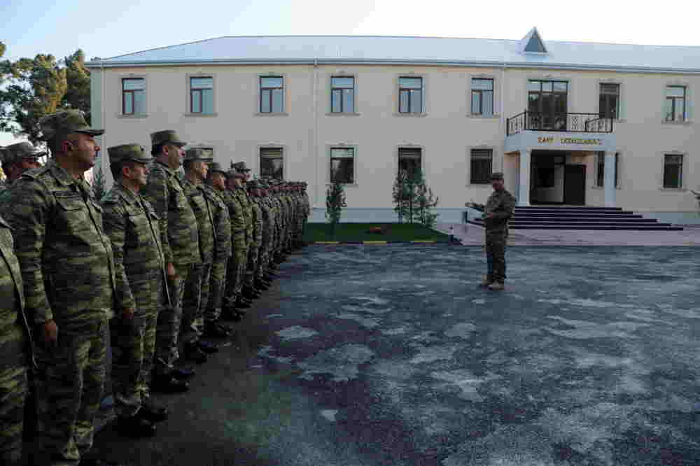Zakir Həsənov cəbhə bölgəsində zabitlər üçün yaşayış kompleksinin açılışında - FOTO