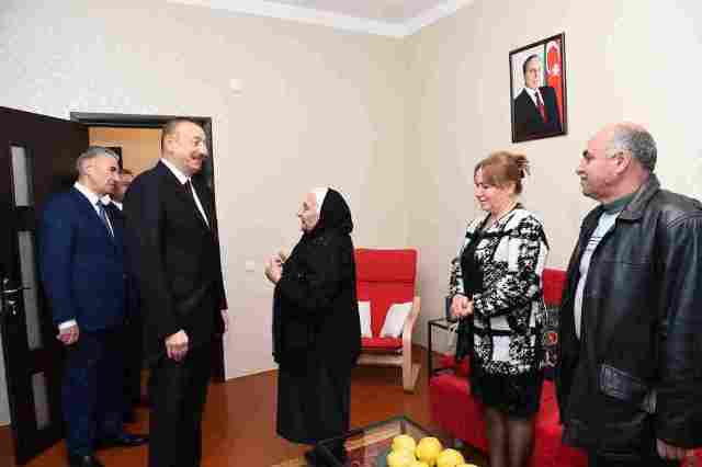 Çox gözəl, yaraşıqlı mənziliniz var -  Prezident məcburi köçkünə (FOTO)