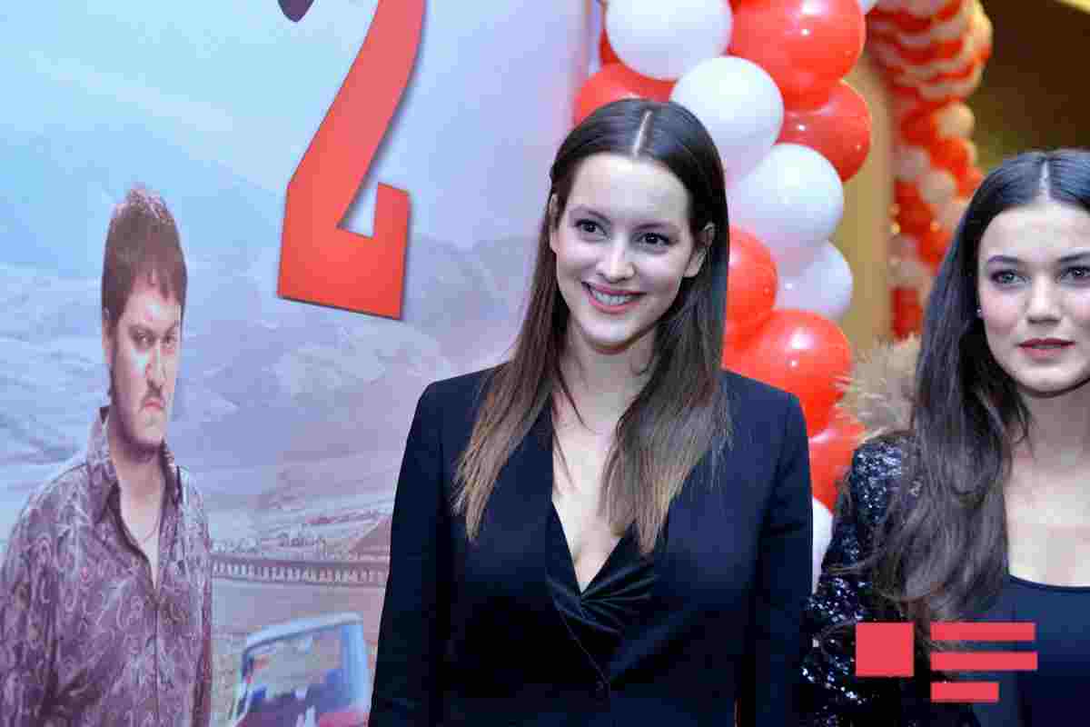 Burak Özçiviti Bakıda belə qarşıladılar -  İZDİHAM - FOTOLAR