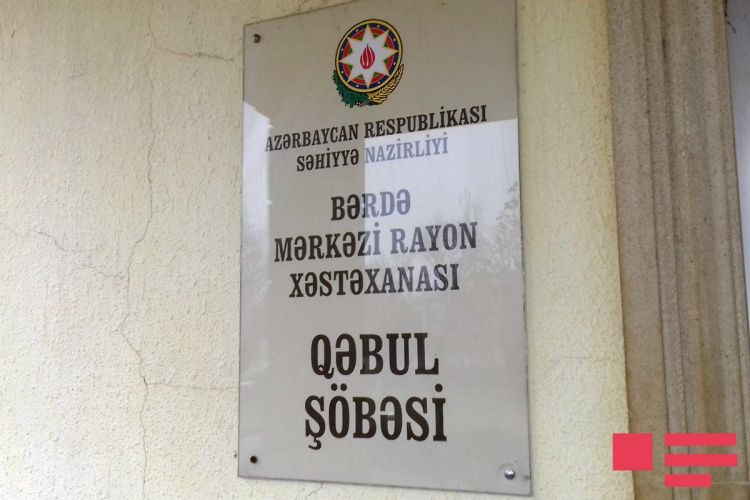 Mikroavtobus iki minik avtomobili ilə TOQQUŞDU -   YARALILAR VAR (FOTO)