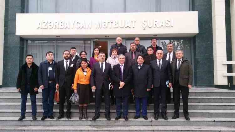 Amaşov türk yazarlarını qəbul etdi -  FOTOLAR