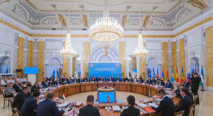 Rüstəm Usubov 27-ci iclasda iştirak etdi -  FOTO