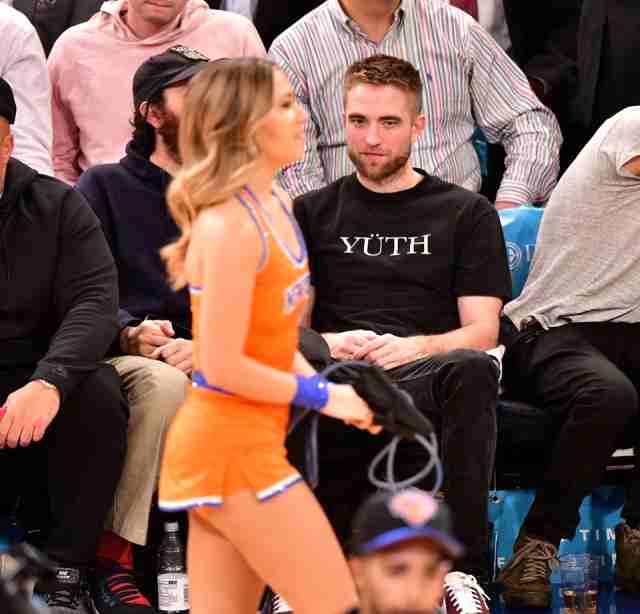 Robert Pattinson oyundan çox qızlara baxdı -  FOTO-VİDEO