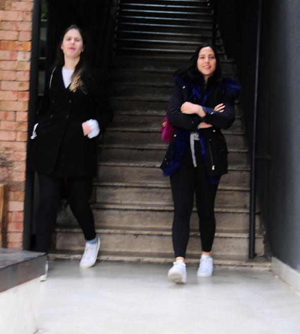 Hülya Avşarın qızının 1300 avroluq çantası - FOTO