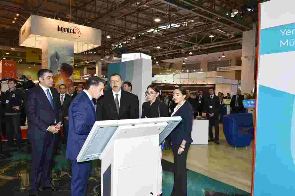 İlham Əliyev və xanımı BakuTel-2017 sərgisində -YENİLƏNİB-FOTO