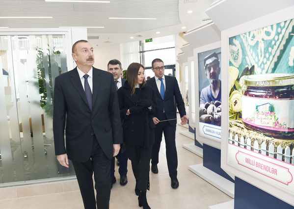 İlham Əliyev və xanımı  Qubada (YENİLƏNİB-FOTO)