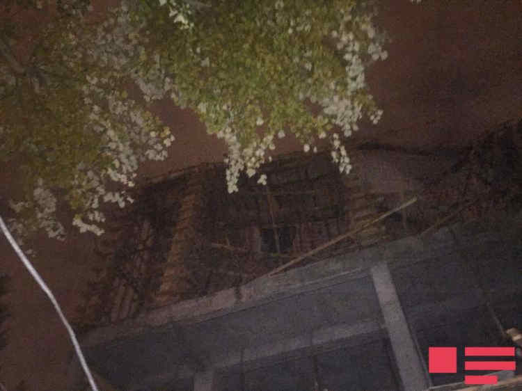 Bakıda bina uçdu - FOTO