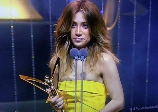 ALTIN KELEBEKi bu azərbaycanlı müğənni   QAZANDI (FOTO)