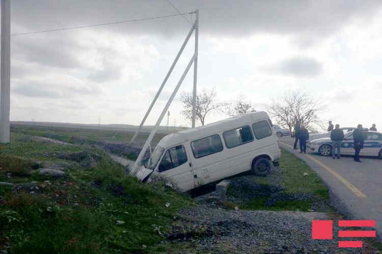 Azərbaycanda mikroavtobus   AŞDI - XƏSARƏT ALANLAR VAR (YENİLƏNİB)