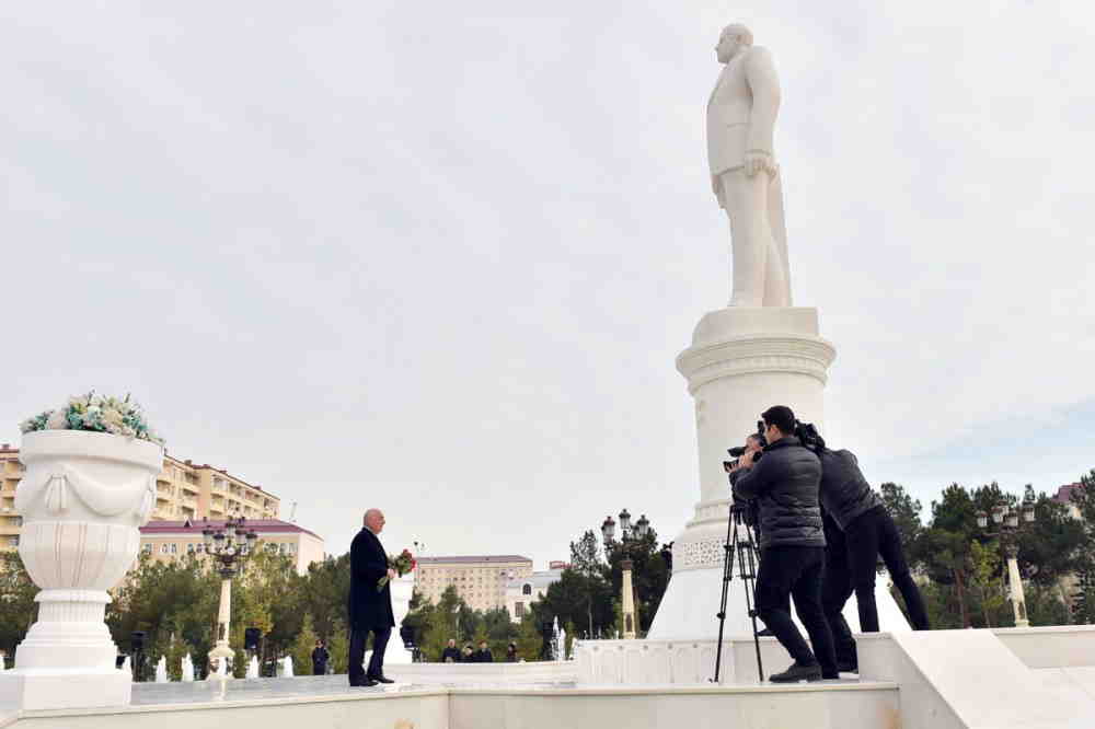 Sumqayıtda Heydər Əliyevin anım günü qeyd edildi -  FOTOLAR