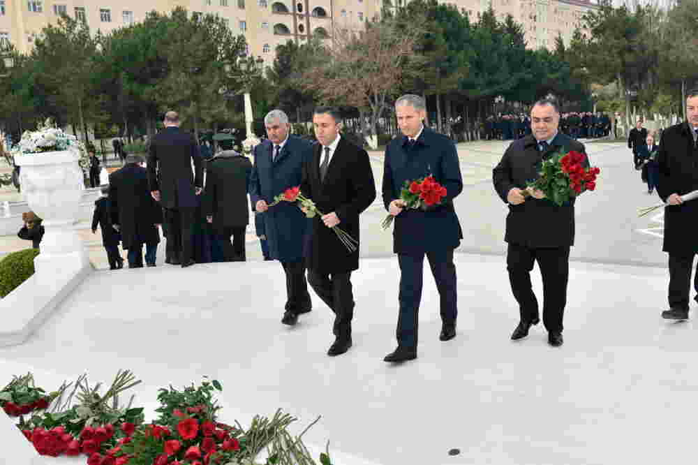 Sumqayıtda Heydər Əliyevin anım günü qeyd edildi -  FOTOLAR