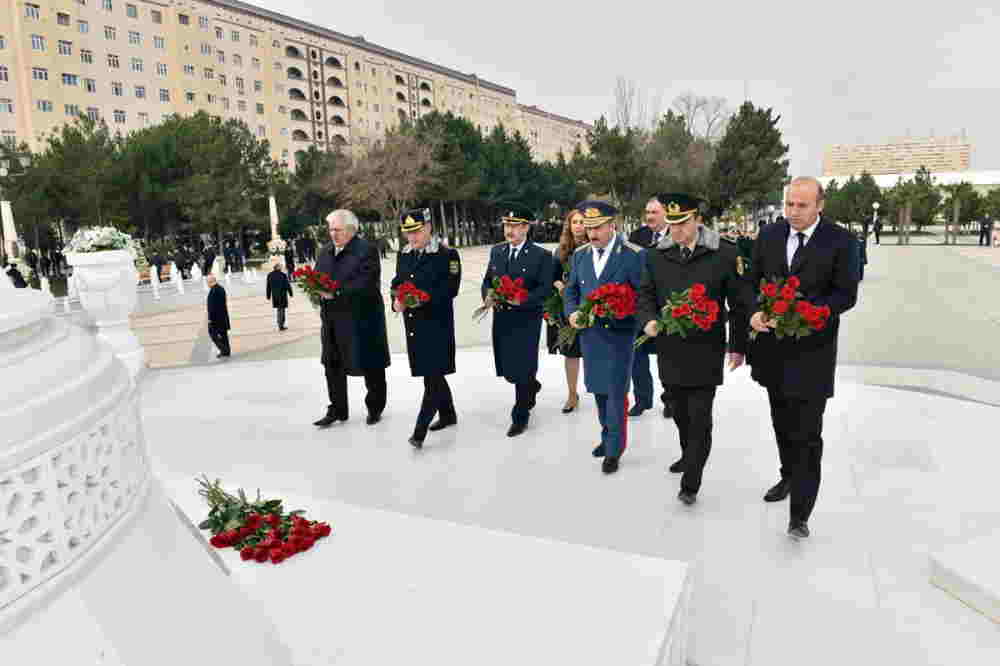 Sumqayıtda Heydər Əliyevin anım günü qeyd edildi -  FOTOLAR