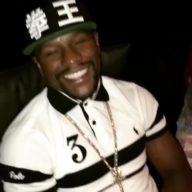 Məşhur boksçudan  ŞOK ETİRAF: Seksi də pulsuz etmirəm - FOTO