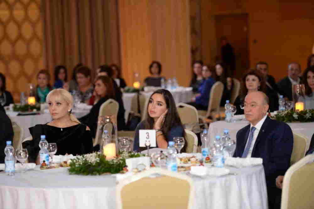 Leyla Əliyeva Zəhraya şeir həsr etdi     - FOTOLAR 