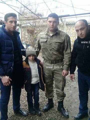  Şəhidin oğlu atasının məzarı başında  - ÜRƏKDAÄžLAYAN FOTOLAR