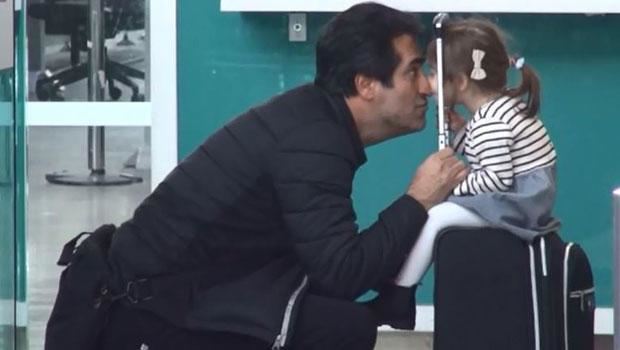 Mahsun Kırmızıgül qızını hava limanında əyləndirdi -  FOTOLAR