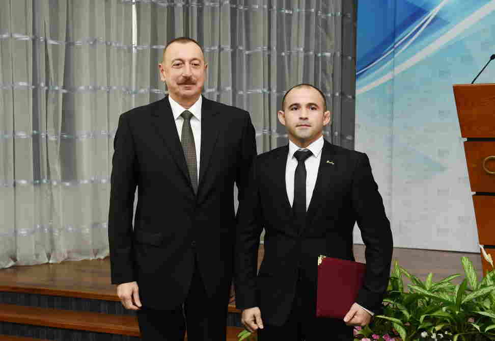 İlham Əliyev  idmançılara ev verdi  - FOTO-YENİLƏNİB