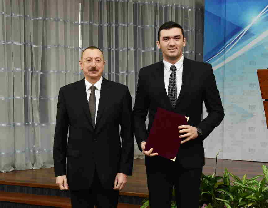 İlham Əliyev  idmançılara ev verdi  - FOTO-YENİLƏNİB