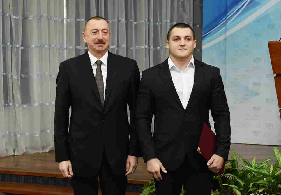 İlham Əliyev  idmançılara ev verdi  - FOTO-YENİLƏNİB