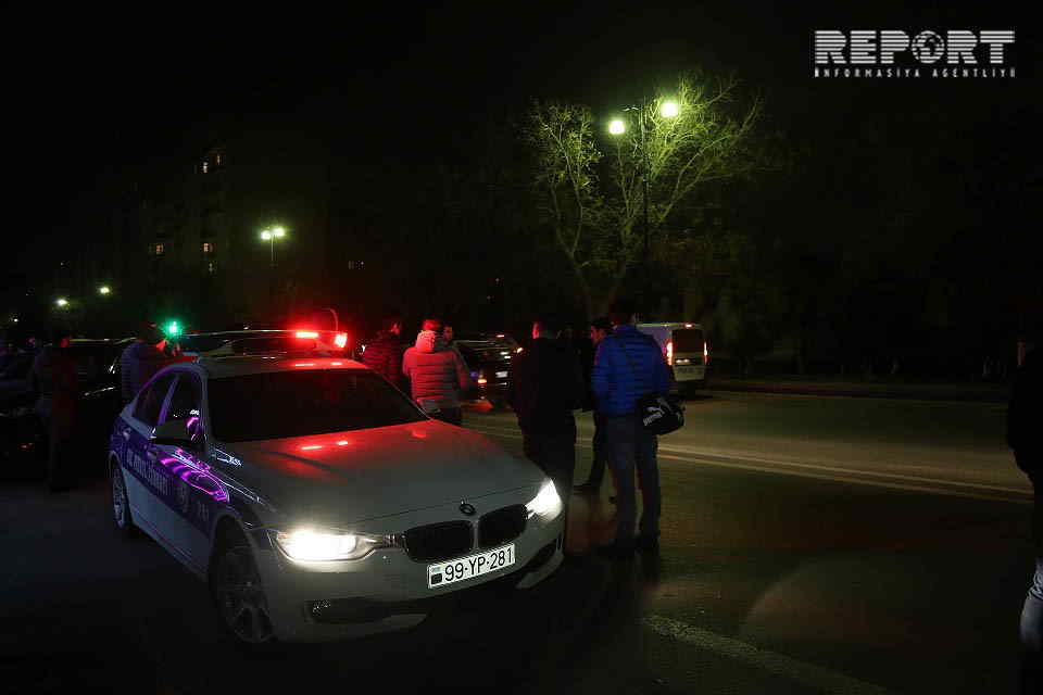 Sükan arxasında sərnişinlər tərəfindən döyülən sürücü   QƏZA TÖRƏTDİ - YARALILAR VAR (FOTO)