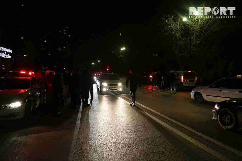 Sükan arxasında sərnişinlər tərəfindən döyülən sürücü   QƏZA TÖRƏTDİ - YARALILAR VAR (FOTO)