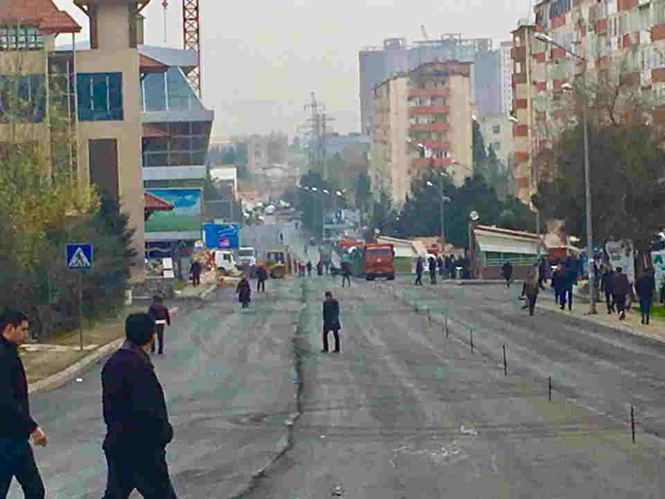 Bakıda daha bir küçə təmirə bağlandı - FOTOLAR