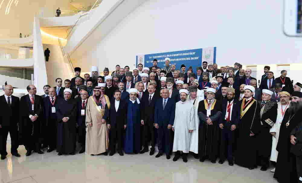 İlham Əliyev də konfransa qatıldı -  İslam Həmrəyliyi İlinin yekunları ilə bağlı (YENİLƏNİB)