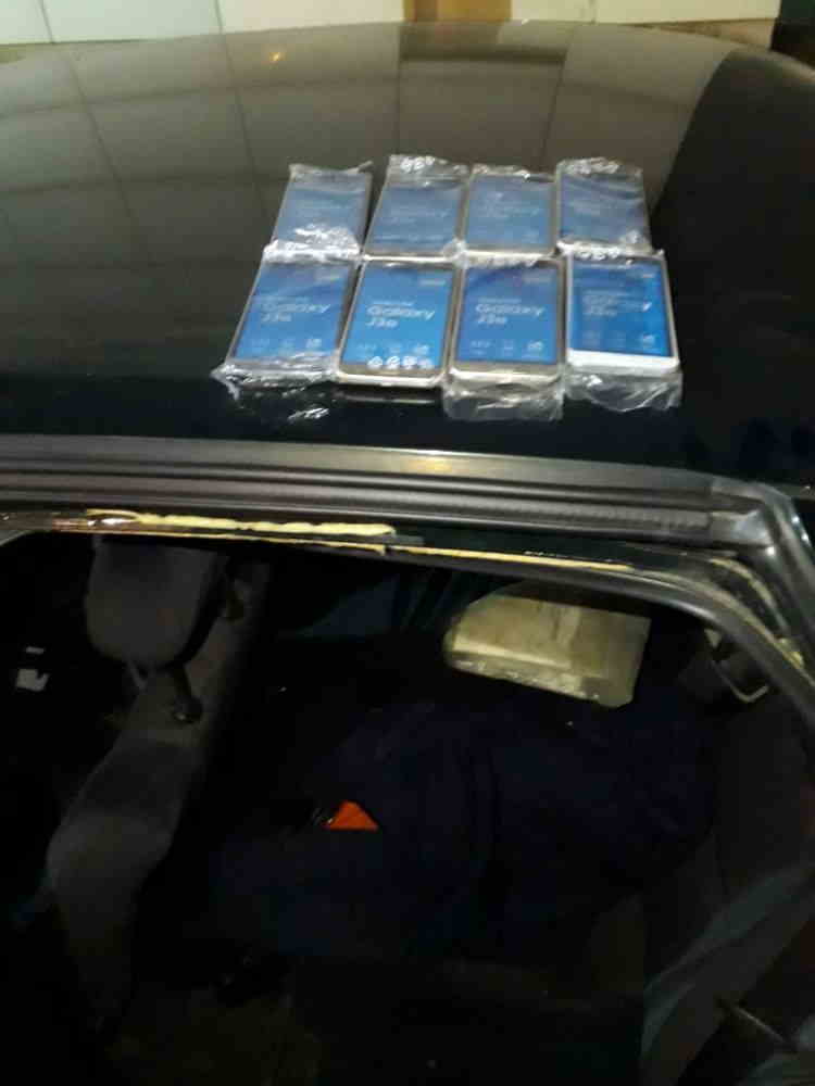 Ölkəyə qanunsuz mobil telefon keçirmək istədi - FOTO