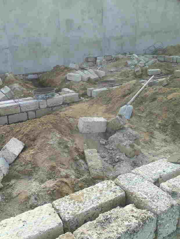 Suraxanıda 2.5 hektarlıq meşə sahəsi ələ keçirildi:  Ağaclar qırılır, ərazidə villa tikilir (FOTOLAR)