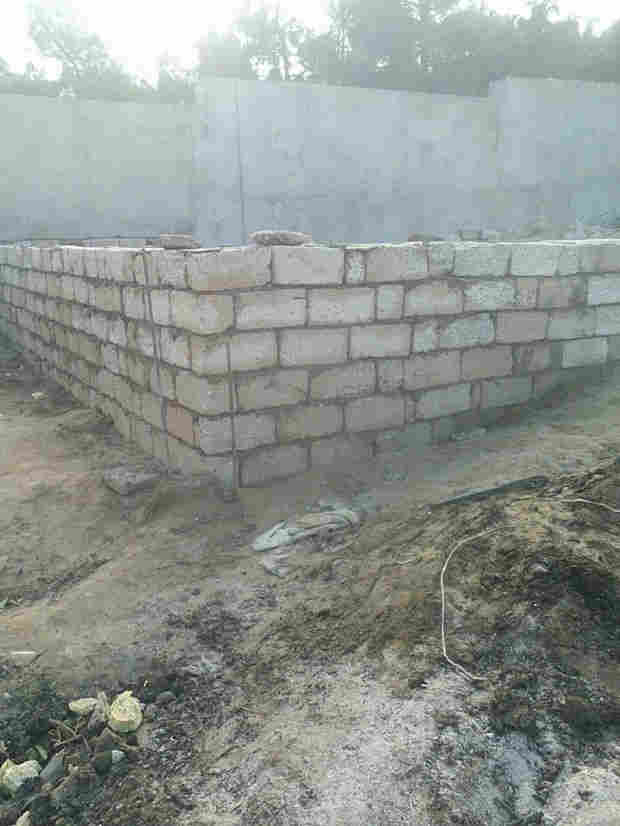 Suraxanıda 2.5 hektarlıq meşə sahəsi ələ keçirildi:  Ağaclar qırılır, ərazidə villa tikilir (FOTOLAR)