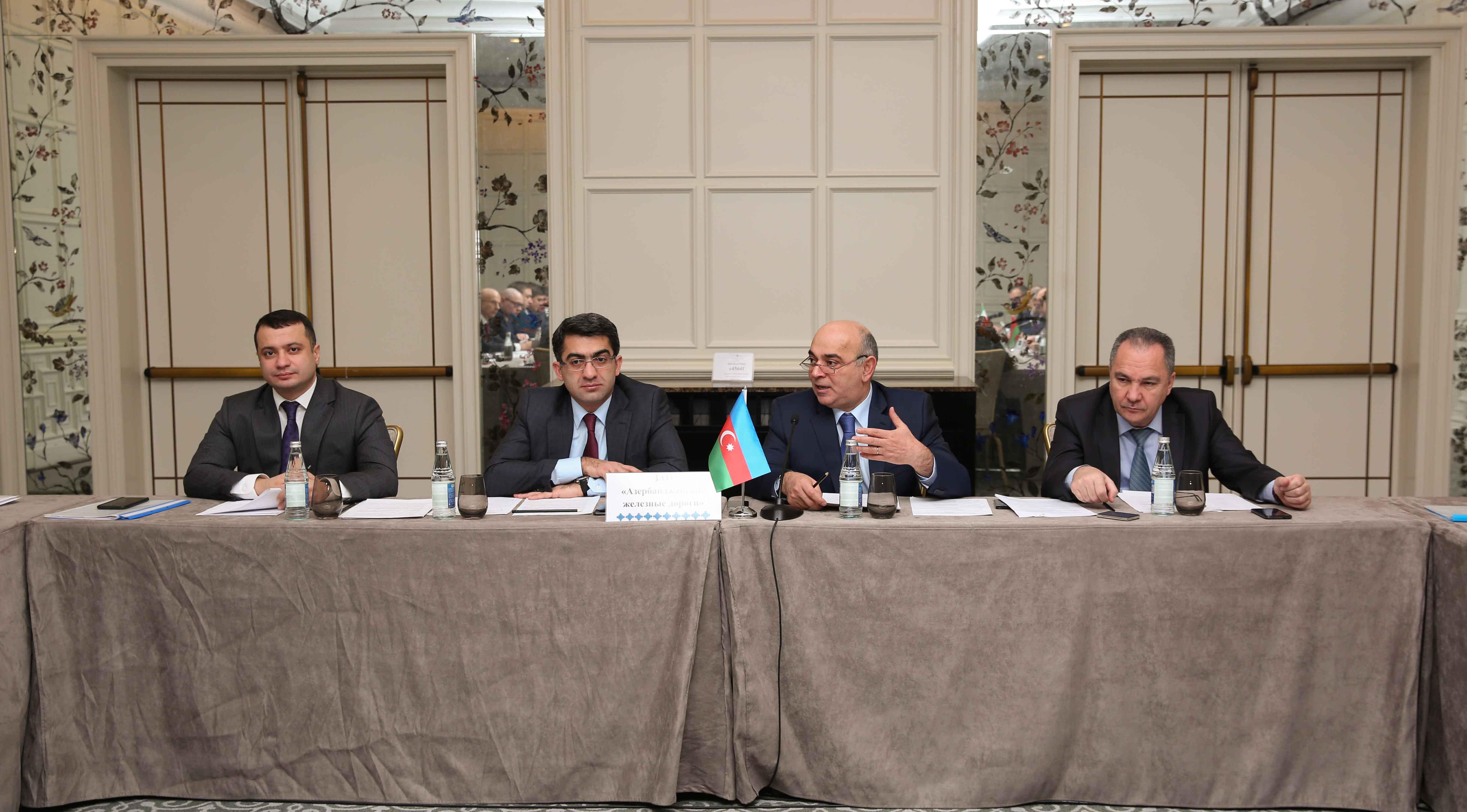 Şimal-Cənub Beynəlxalq Nəqliyyat dəhlizinin inkişaf perspektivləri müzakirə olun - FOTOLAR