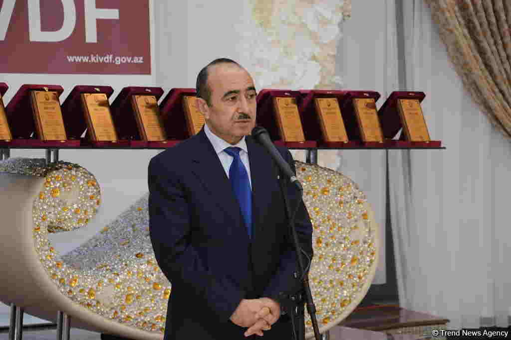 Fərdi jurnalist yazıları müsabiqəsinin qalibləri mükafatlandırıldı - FOTOLAR