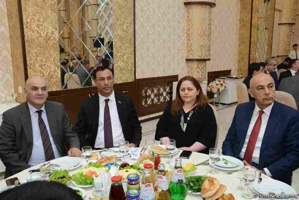 Fərdi jurnalist yazıları müsabiqəsinin qalibləri mükafatlandırıldı - FOTOLAR