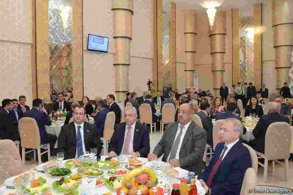 Fərdi jurnalist yazıları müsabiqəsinin qalibləri mükafatlandırıldı - FOTOLAR