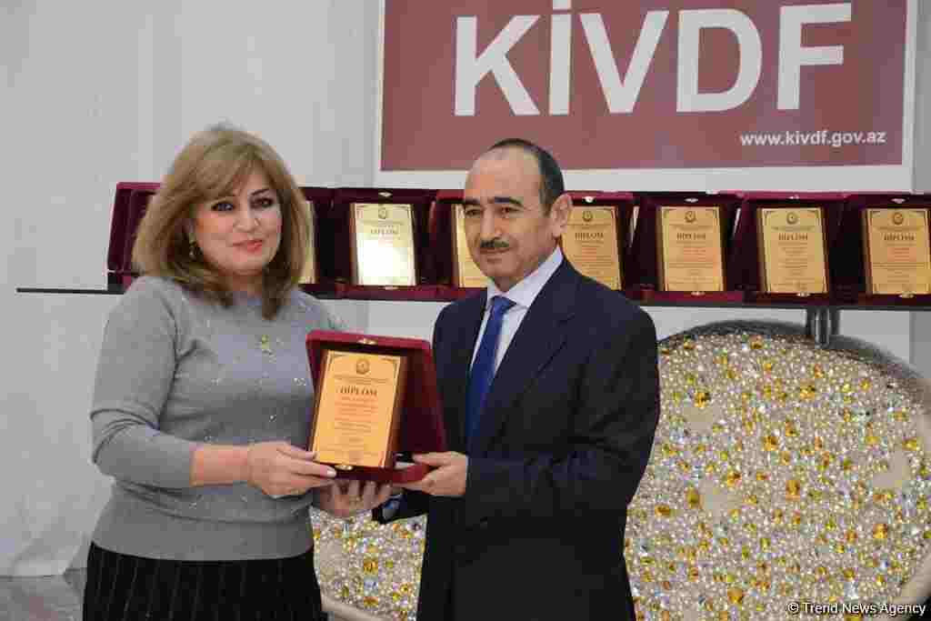 Fərdi jurnalist yazıları müsabiqəsinin qalibləri mükafatlandırıldı - FOTOLAR