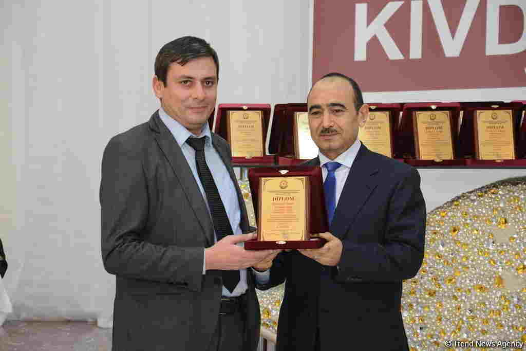 Fərdi jurnalist yazıları müsabiqəsinin qalibləri mükafatlandırıldı - FOTOLAR