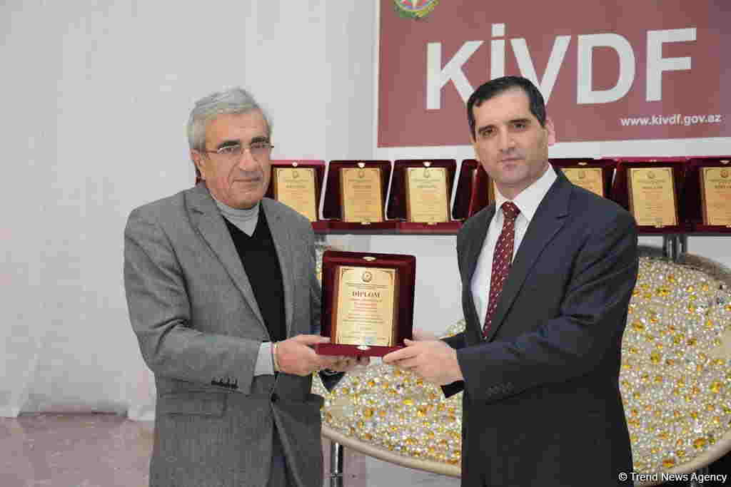 Fərdi jurnalist yazıları müsabiqəsinin qalibləri mükafatlandırıldı - FOTOLAR