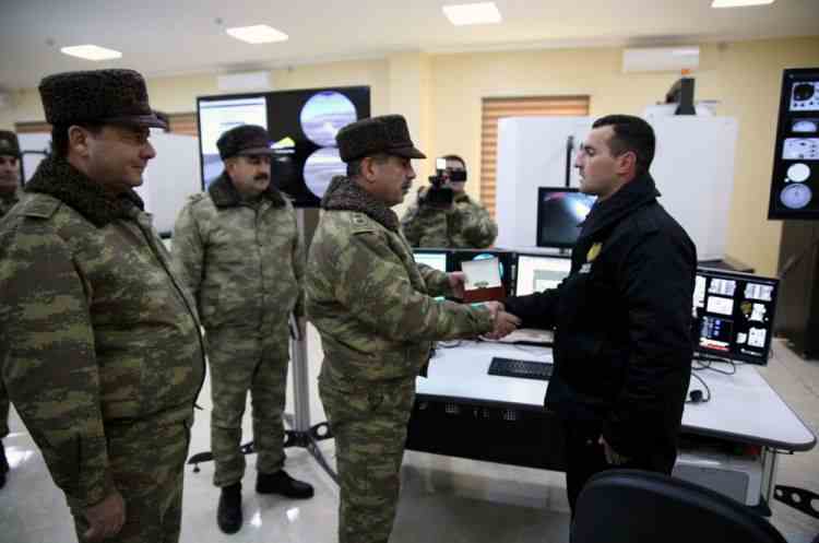 Zakir Həəsnov cəbhəboyu zonada  - FOTOLAR