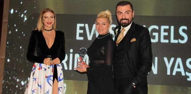 Türkiyədə daha bir qalmaqallı MÜKAFAT: Onlar birinci oldu (FOTOLAR)