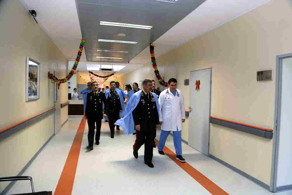 Zakir Həsənov tibb işçiləri ilə görüşdü -  FOTOLAR