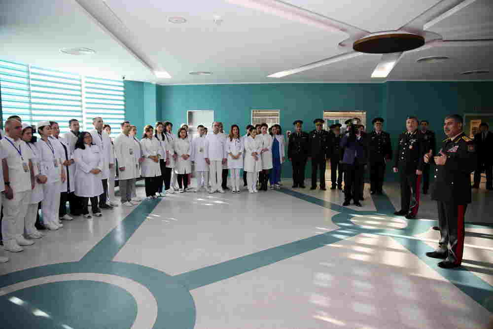 Zakir Həsənov tibb işçiləri ilə görüşdü -  FOTOLAR