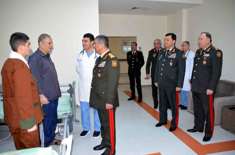 Zakir Həsənov tibb işçiləri ilə görüşdü -  FOTOLAR