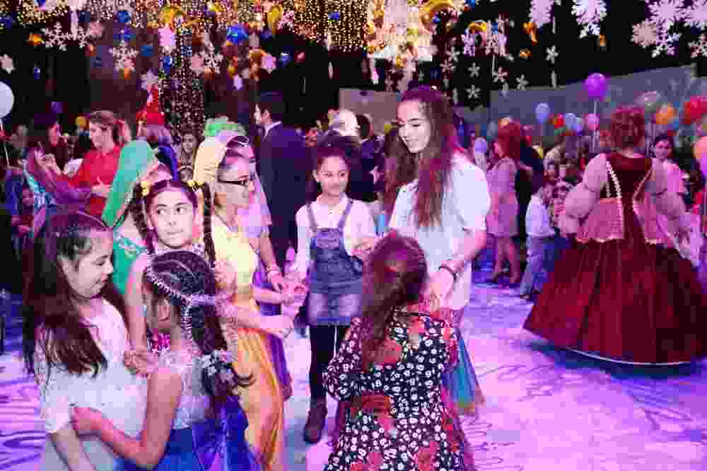 Mehriban Əliyeva uşaqlar üçün təşkil olunan şənlikdə -  FOTOLAR